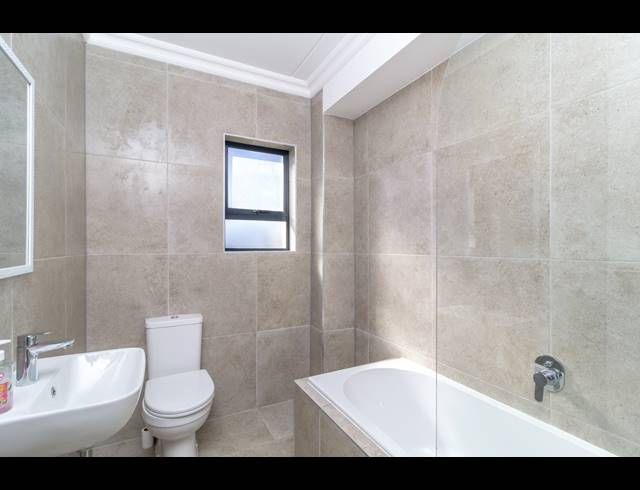 3 BEDROOM TOWNHOUSE TO LET IN HARFIELD VILLAGE